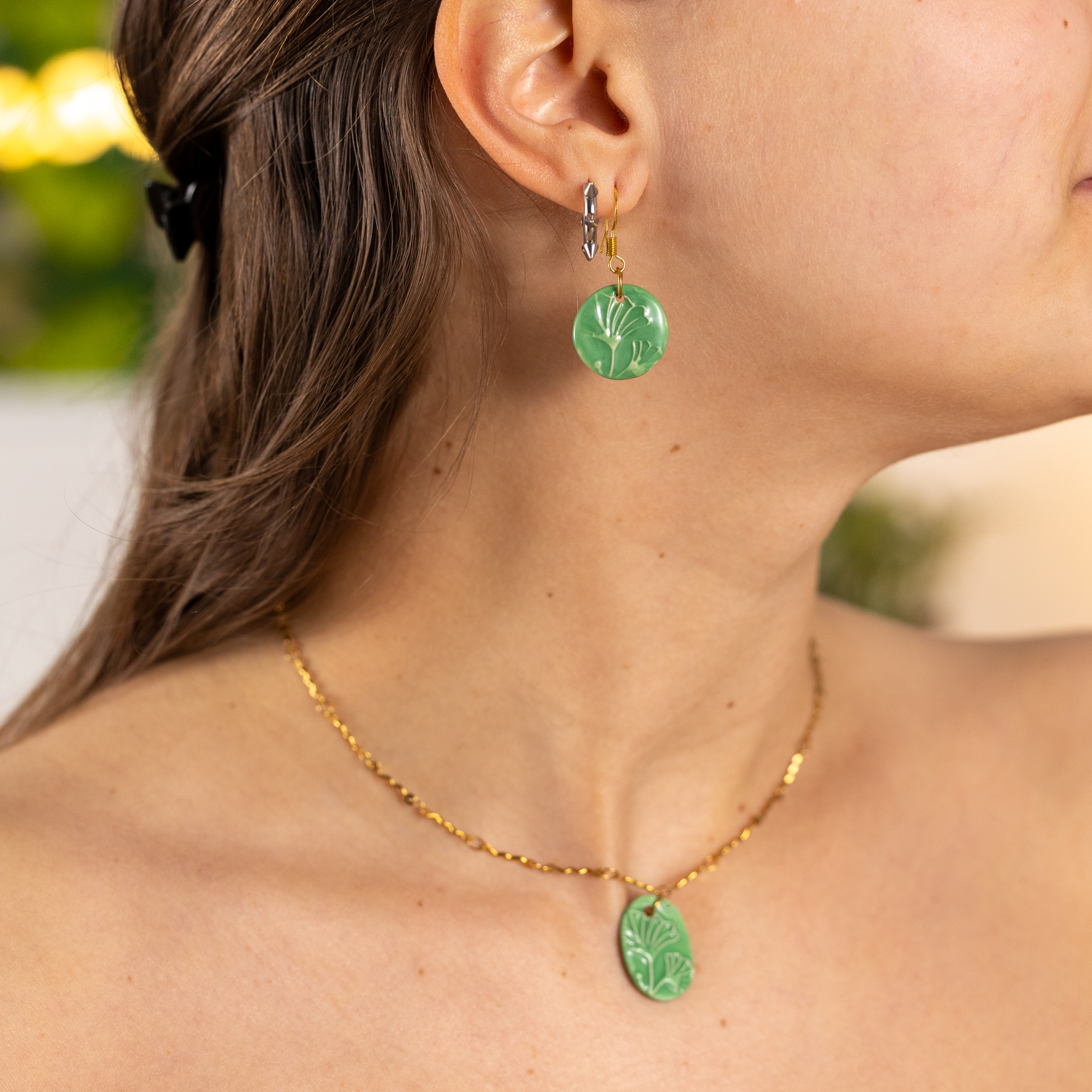set gioielli in ceramica verde con texture ginkgo